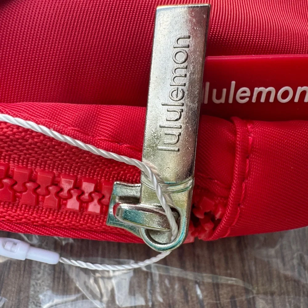 NWT Lululemon Belt Bag Crossbody 1L -Red - Picture 3 of 9